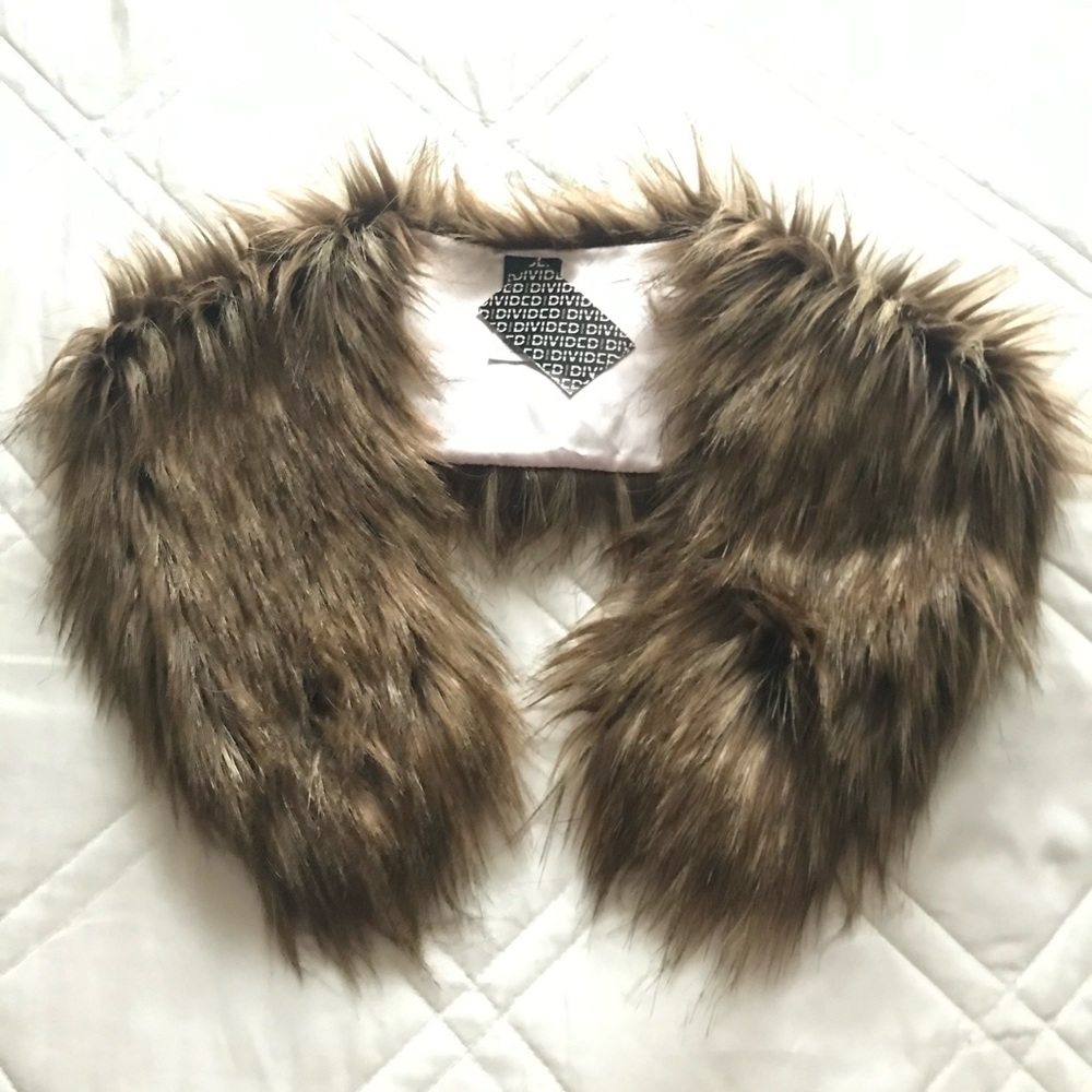 Faux fur collar